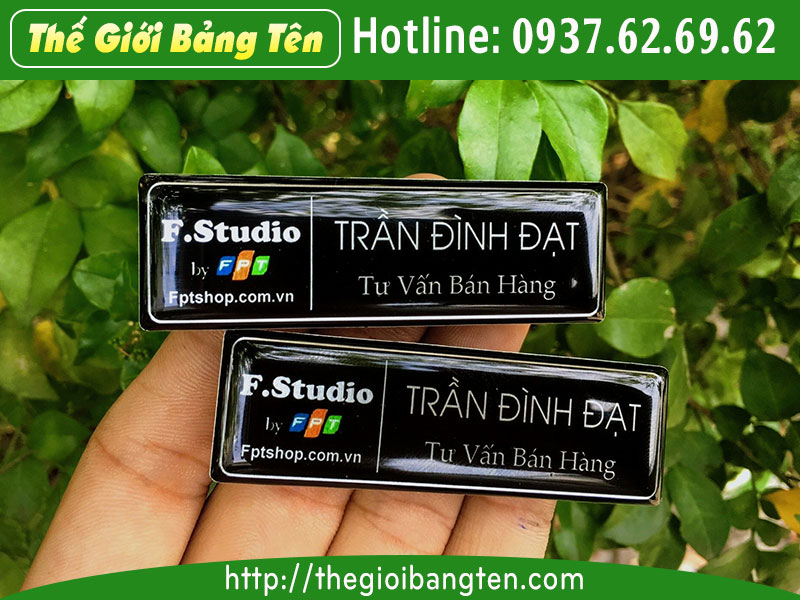 thẻ tên fpt mẫu đen gắn nam châm